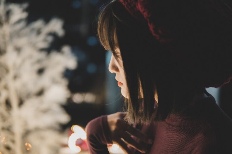 女性の横顔